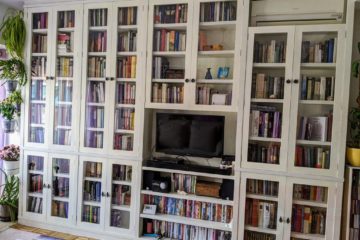 Libreria Blanca Lacada Con Puertas De Vidrio